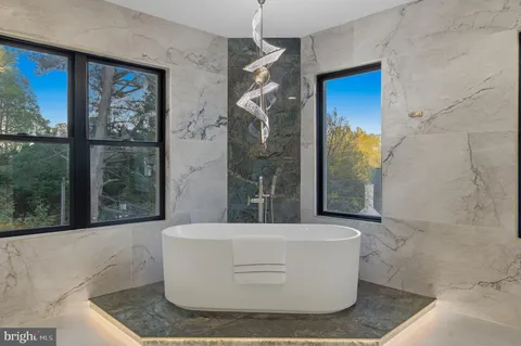 $5,600,000 | 1124 Savile Lane, McLean, VA 22101