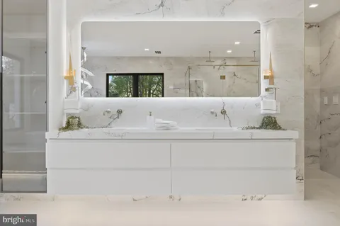 $5,600,000 | 1124 Savile Lane, McLean, VA 22101