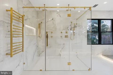 $5,600,000 | 1124 Savile Lane, McLean, VA 22101