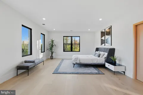 $5,600,000 | 1124 Savile Lane, McLean, VA 22101