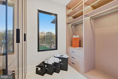 $5,600,000 | 1124 Savile Lane, McLean, VA 22101