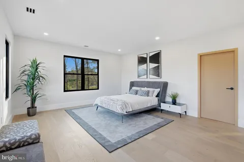 $5,600,000 | 1124 Savile Lane, McLean, VA 22101