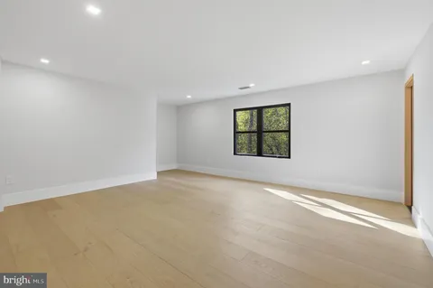 $5,600,000 | 1124 Savile Lane, McLean, VA 22101