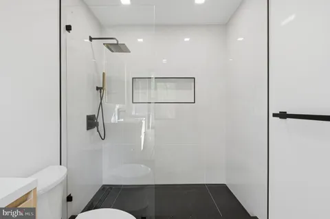 $5,600,000 | 1124 Savile Lane, McLean, VA 22101