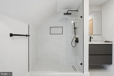 $5,600,000 | 1124 Savile Lane, McLean, VA 22101