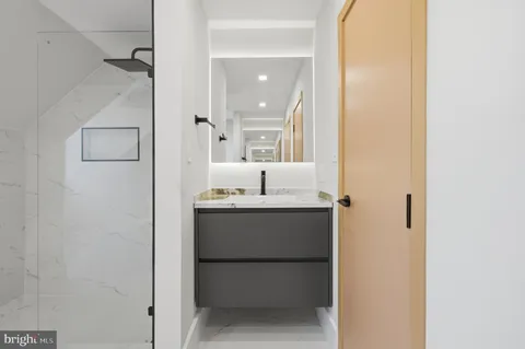 $5,600,000 | 1124 Savile Lane, McLean, VA 22101