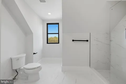 $5,600,000 | 1124 Savile Lane, McLean, VA 22101