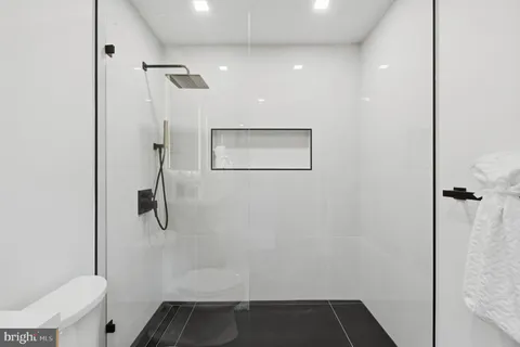 $5,600,000 | 1124 Savile Lane, McLean, VA 22101