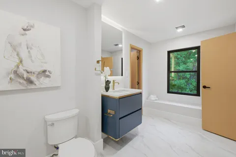 $5,600,000 | 1124 Savile Lane, McLean, VA 22101