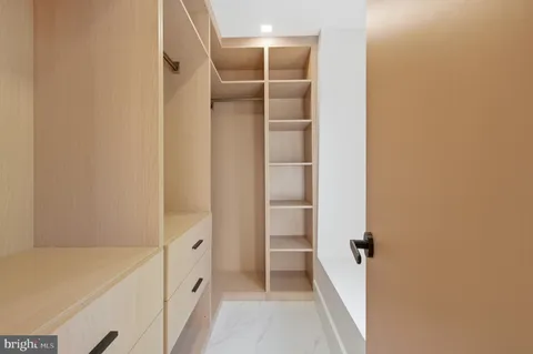 $5,600,000 | 1124 Savile Lane, McLean, VA 22101