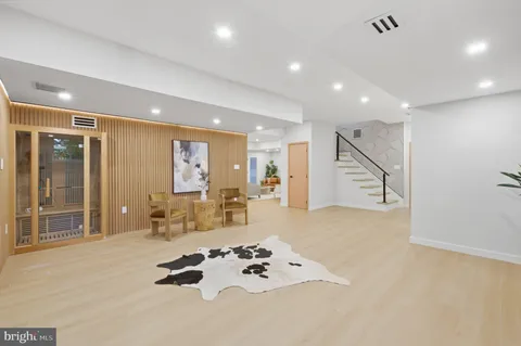 $5,600,000 | 1124 Savile Lane, McLean, VA 22101