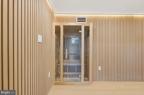 $5,600,000 | 1124 Savile Lane, McLean, VA 22101