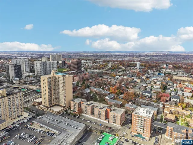 $399,000 | 2160 Center Avenue, Unit 5N, Fort Lee, NJ 07024