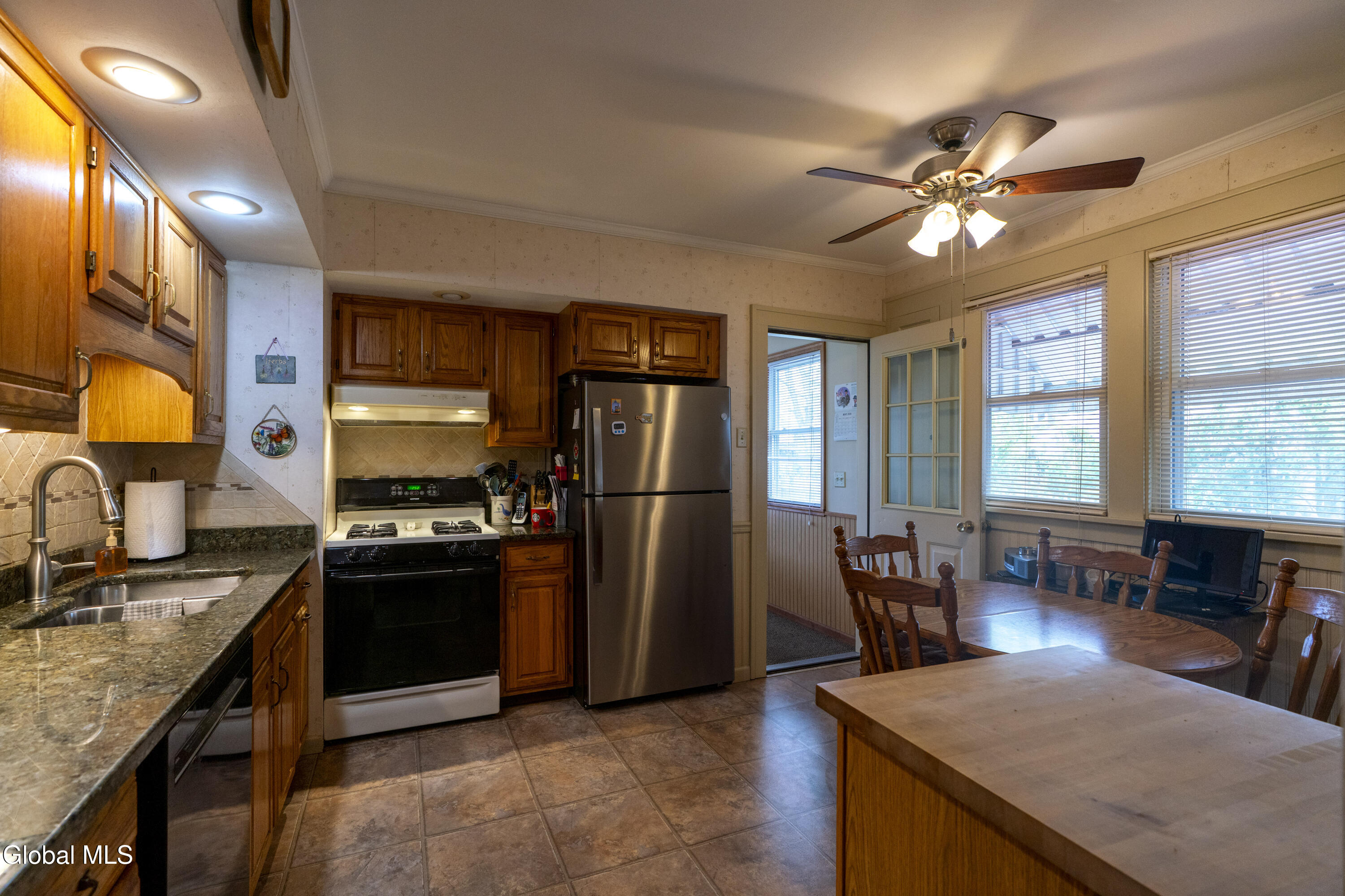 310 Princetown Road Rotterdam, NY 12306 - Photo 16 of 36 310 Princeton-10