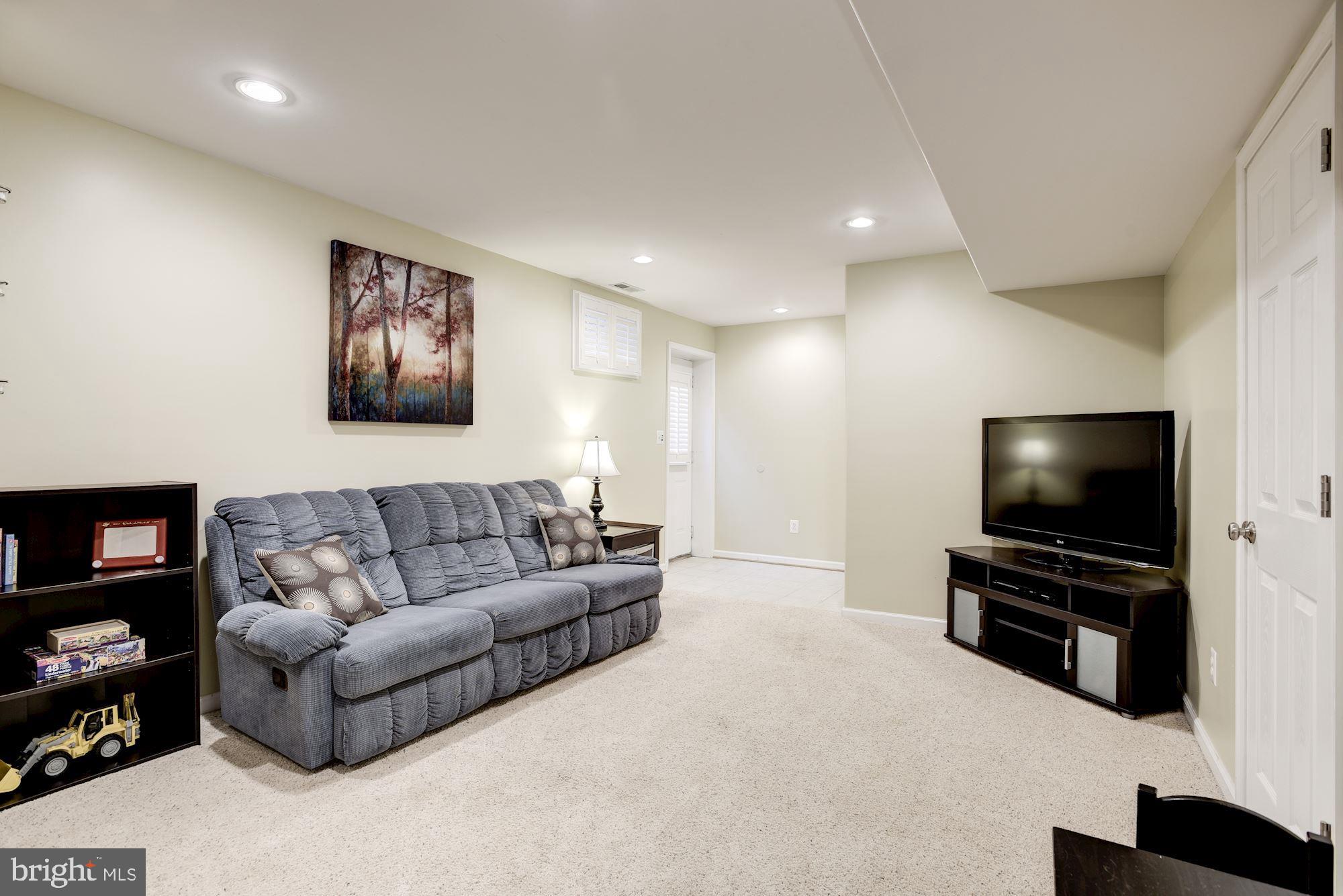 43078 Lake Ridge Place Leesburg, VA 20176 - Photo 44 of 50 Gallery Image 44