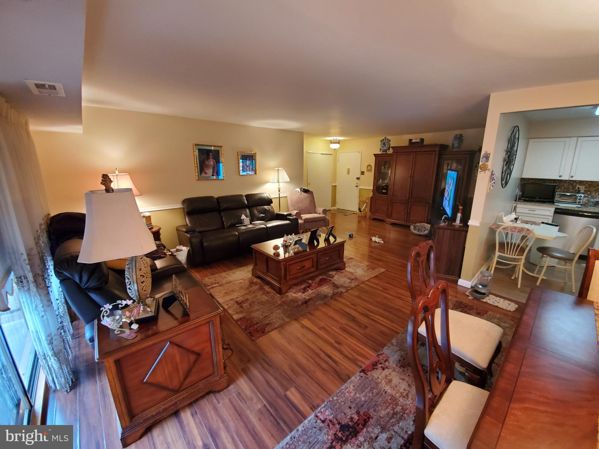 Living room  picture2