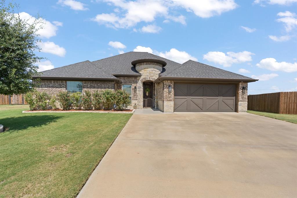 103 Nolan Riv Run Godley, TX 76044 - Photo 2 of 33 Gallery Image 2