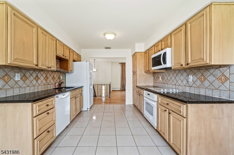 4 Darby Road Somerset, NJ 08873 - Photo 5 of 29