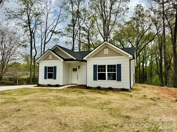 $284,900 | 818 Pine Hill Drive, Granite Quarry, NC 28146