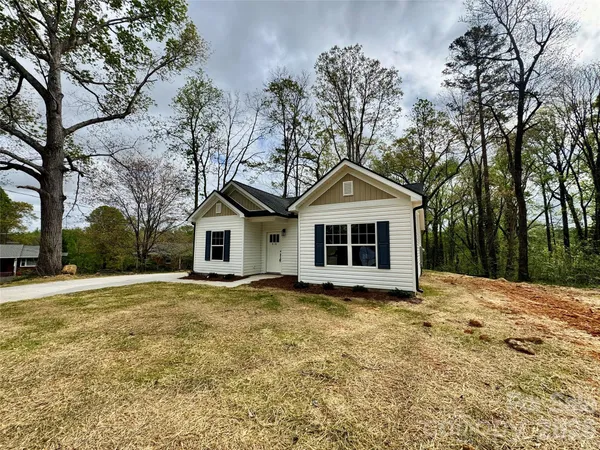 $284,900 | 818 Pine Hill Drive, Granite Quarry, NC 28146