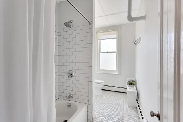 $2,100,000 | 410-412 Main Street, Rockland, ME 04841