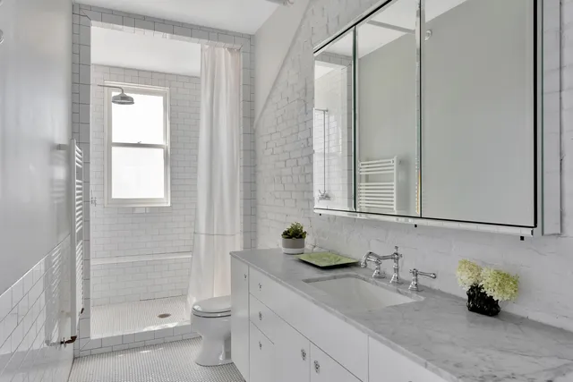 $2,100,000 | 410-412 Main Street, Rockland, ME 04841