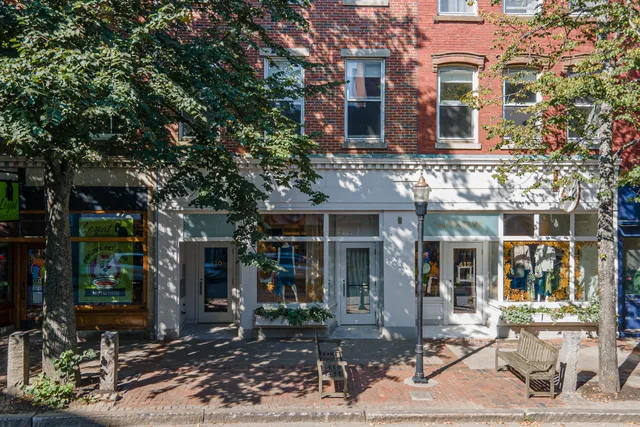 $2,100,000 | 410-412 Main Street, Rockland, ME 04841