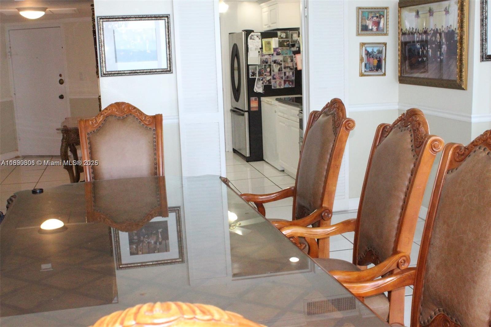 5401 Collins Avenue, Unit 819 Miami Beach, FL 33140 - Photo 24 of 40 a view of a living room with bathroom
