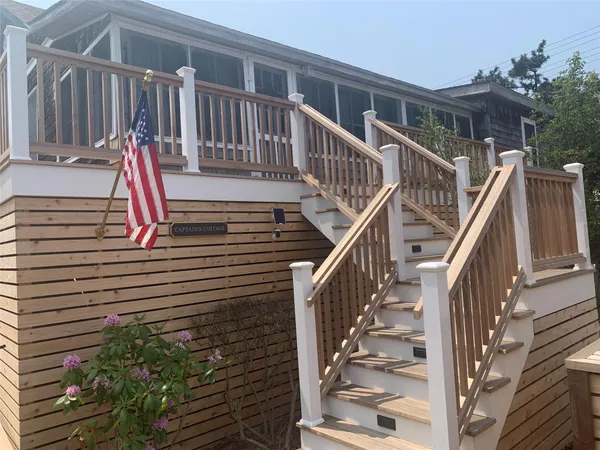 $9,500 | 507 Bayberry Walk, Ocean Beach, NY 11770
