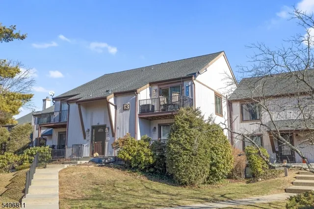 $2,100 | 13228 Dell Place, Unit 228, Stanhope, NJ 07874