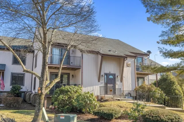 $2,100 | 13228 Dell Place, Unit 228, Stanhope, NJ 07874