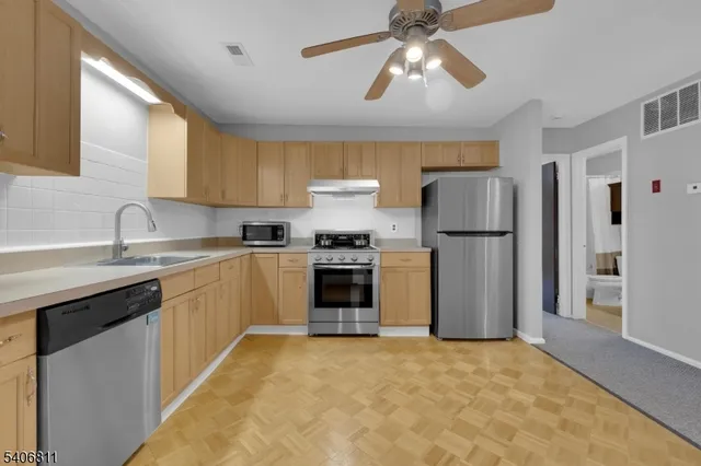 $2,100 | 13228 Dell Place, Unit 228, Stanhope, NJ 07874