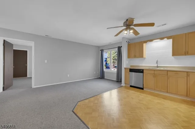 $2,100 | 13228 Dell Place, Unit 228, Stanhope, NJ 07874