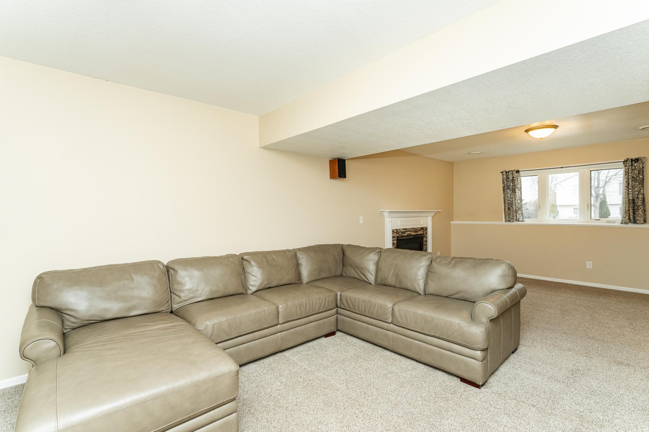 5718 Shetland Drive Northwest Rochester, MN 55901 - Photo 14 of 35