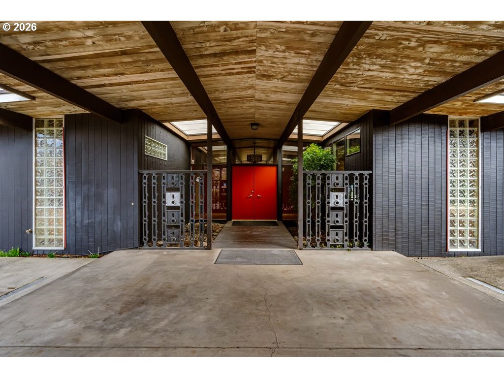 2055 Broadview Street Eugene, OR 97405 - Photo 2 of 45 a outdoor space with lots of furniture and window