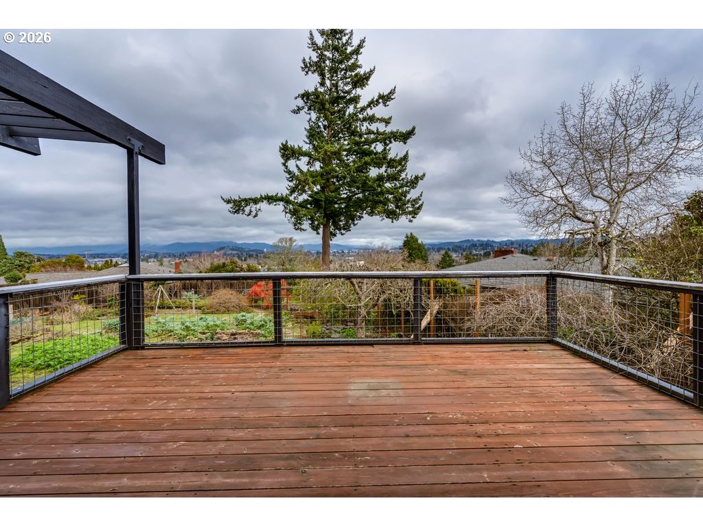 2055 Broadview Street Eugene, OR 97405 - Photo 35 of 45 a view of a terrace