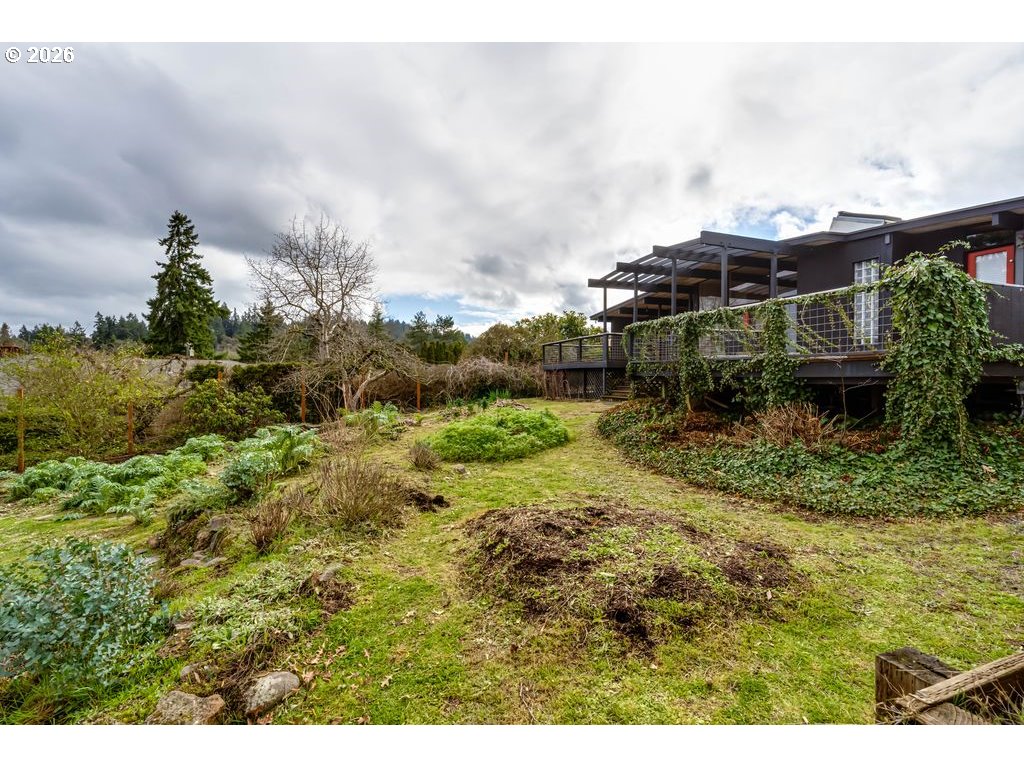 2055 Broadview Street Eugene, OR 97405 - Photo 39 of 45 a view of outdoor space and yard