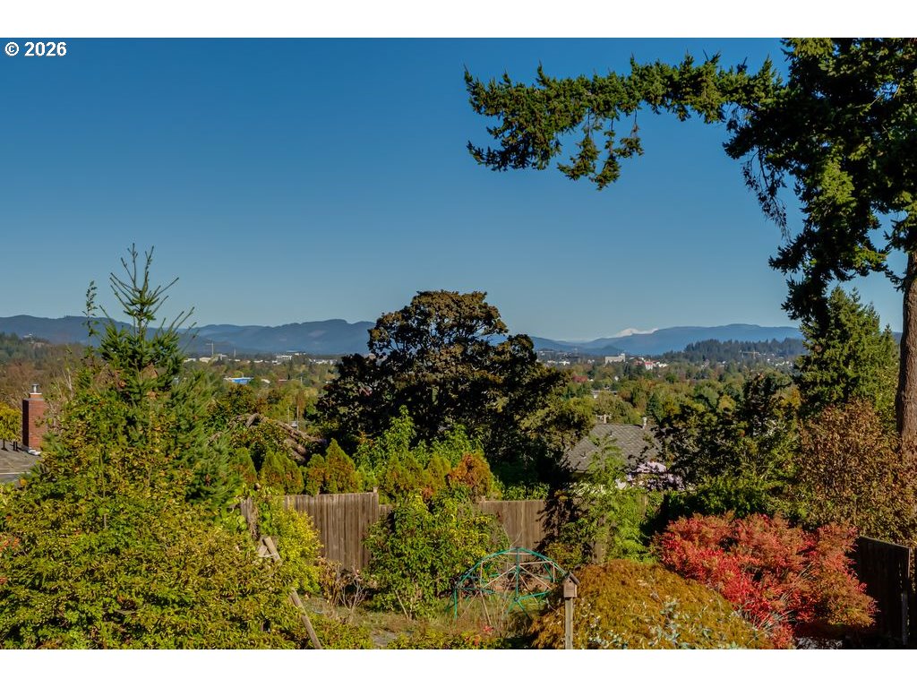 2055 Broadview Street Eugene, OR 97405 - Photo 45 of 45 a view of a garden
