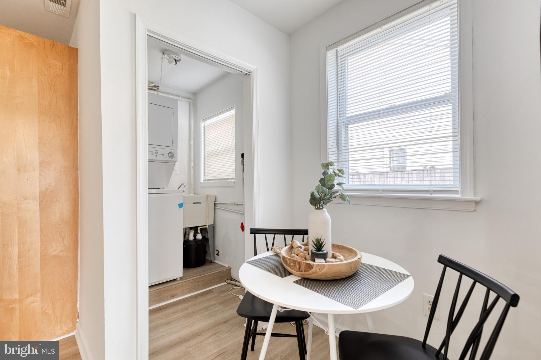 1199 Hampton Road Annapolis, MD 21409 - Photo 12 of 30 Breakfast Bar/Dining Room area