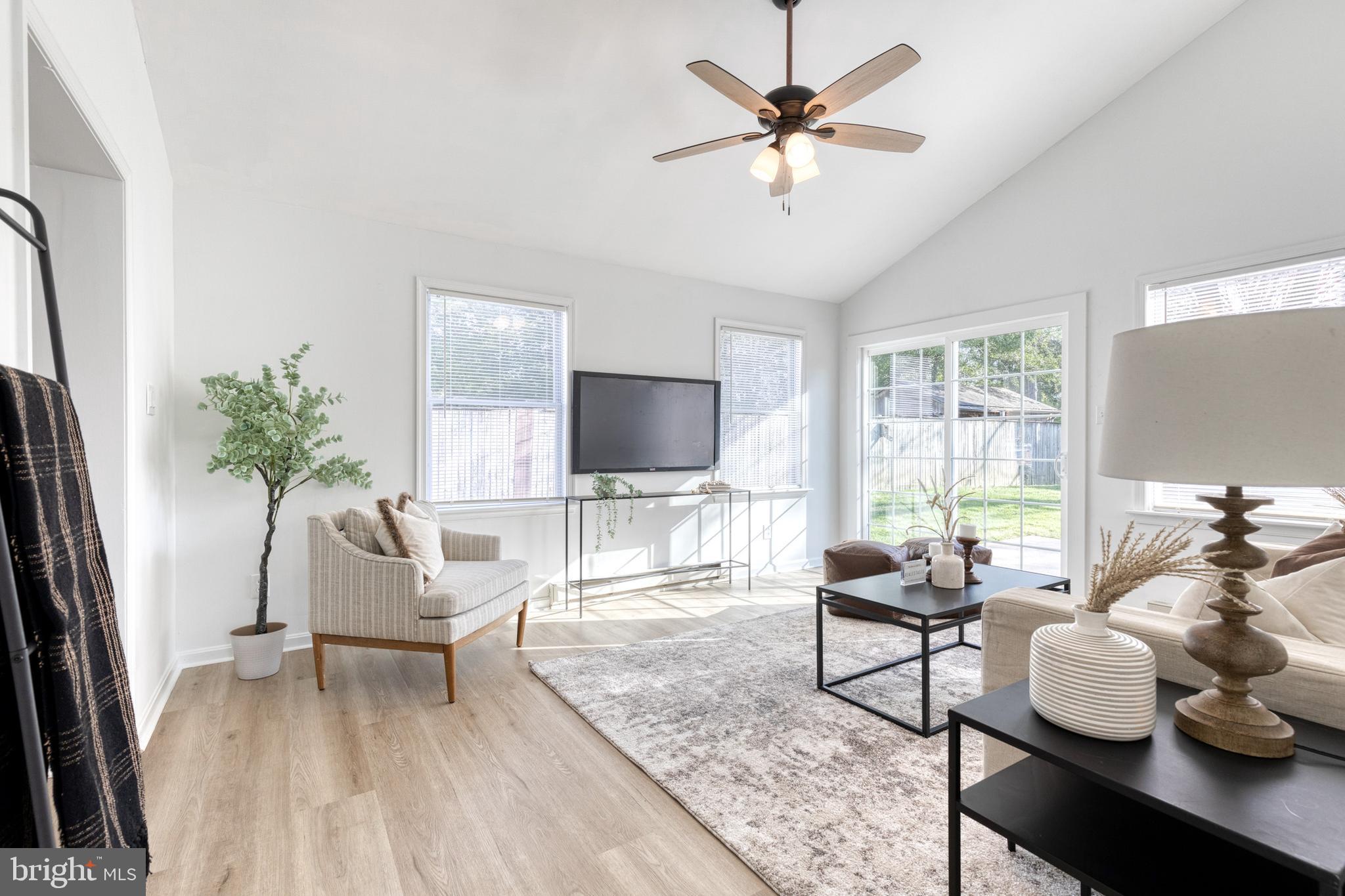 1199 Hampton Road Annapolis, MD 21409 - Photo 18 of 30 Family Room