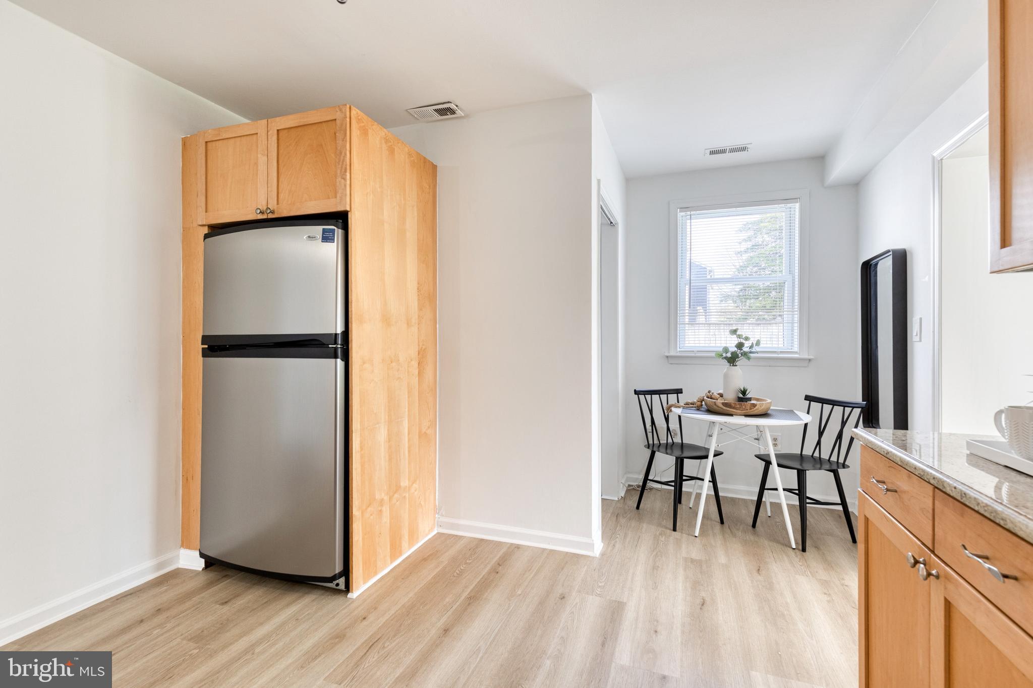 1199 Hampton Road Annapolis, MD 21409 - Photo 10 of 30 Breakfast Bar/Dining Room area