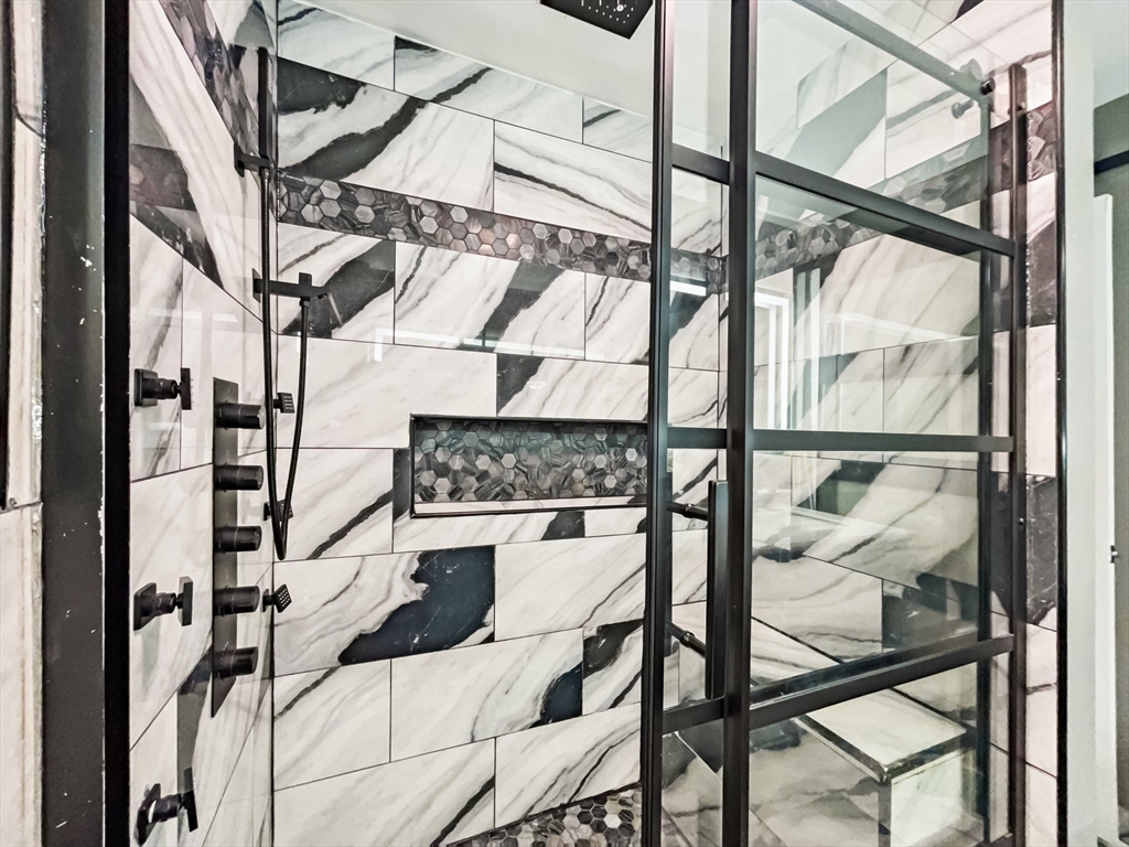 140 Chestnut Street, Unit 706 Springfield, MA 01103 - Photo 13 of 23 a view of entryway