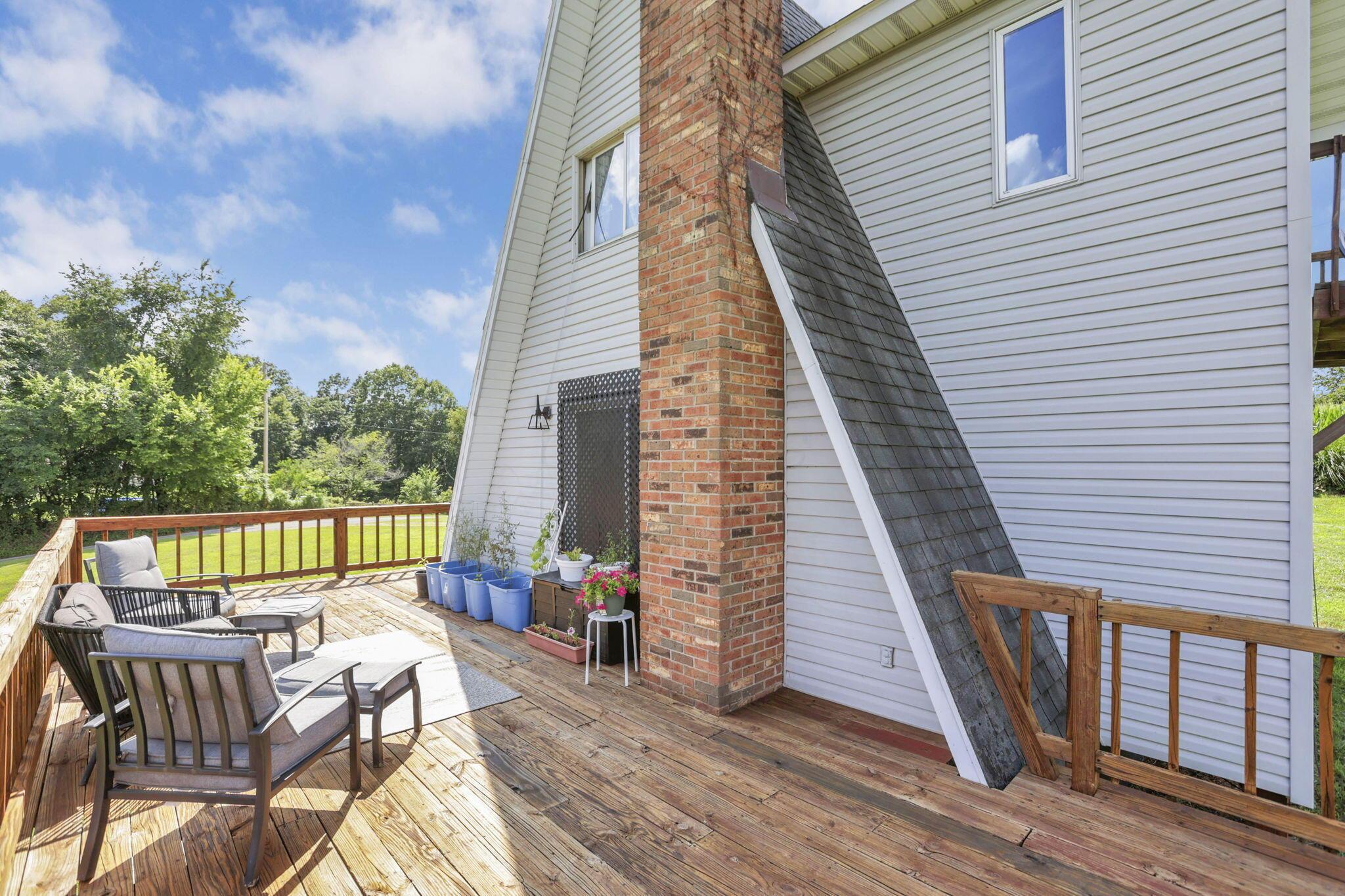 22540 Bunker Hill Road Sugar Grove, OH 43155 - Photo 46 of 79 Wrap Around Side Deck