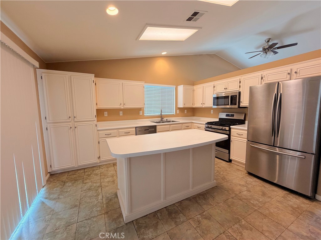30731 East Loma Linda Road Temecula, CA 92592 - Photo 8 of 16