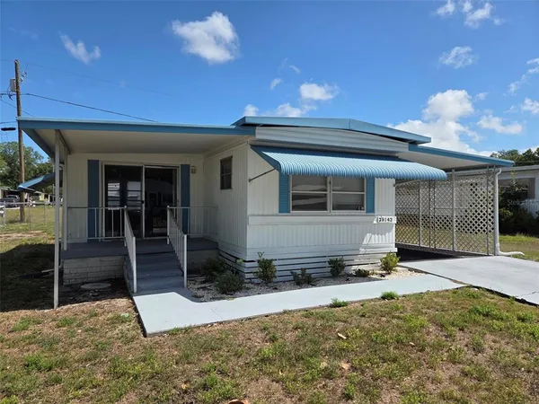 $1,250 | 39143 Ola Avenue, Zephyrhills, FL 33542