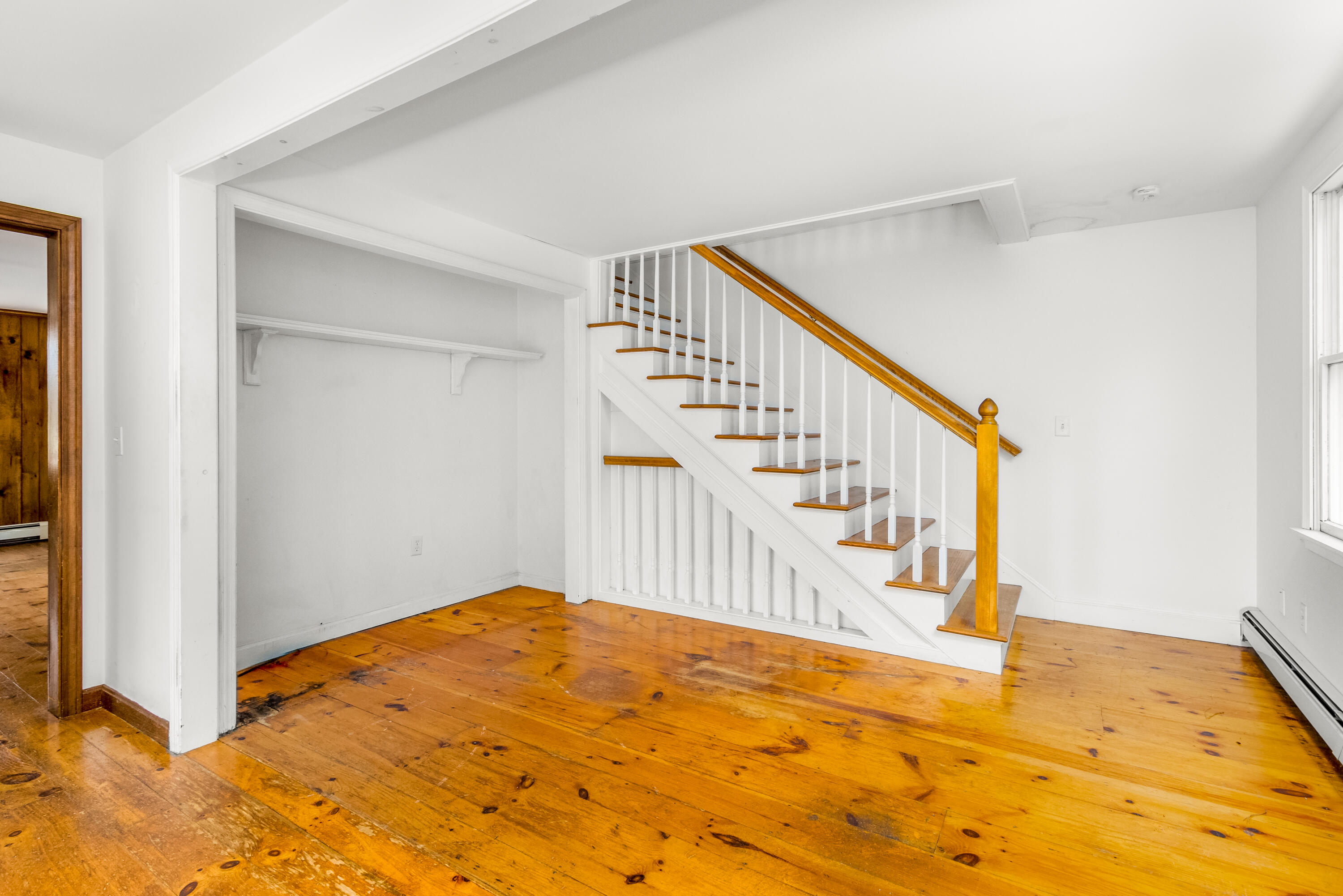 32 North Shore Blvd Extension Sandwich, MA 02537 - Photo 14 of 28 a view of entryway