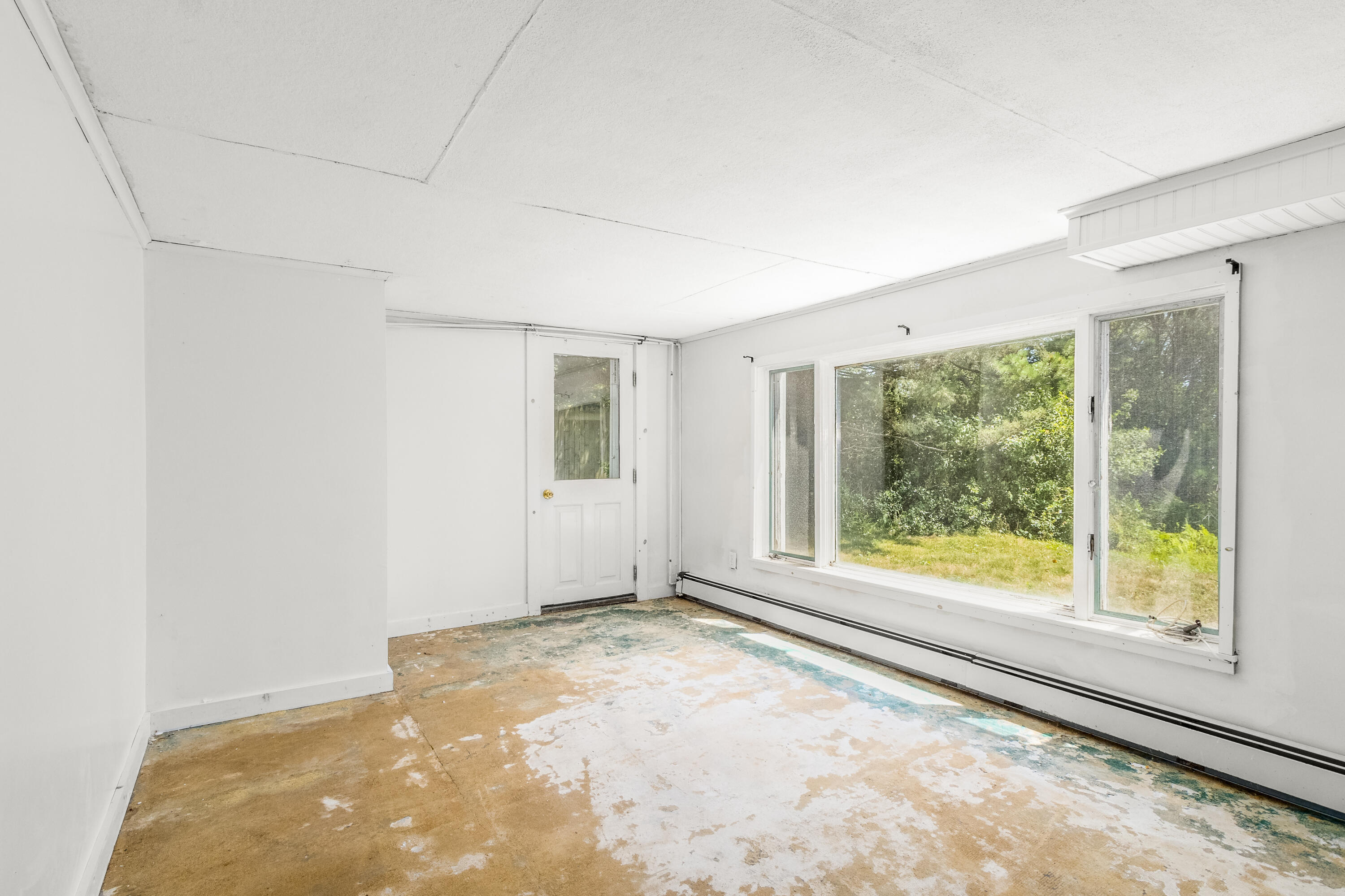 32 North Shore Blvd Extension Sandwich, MA 02537 - Photo 23 of 28 a view of an empty room with a window