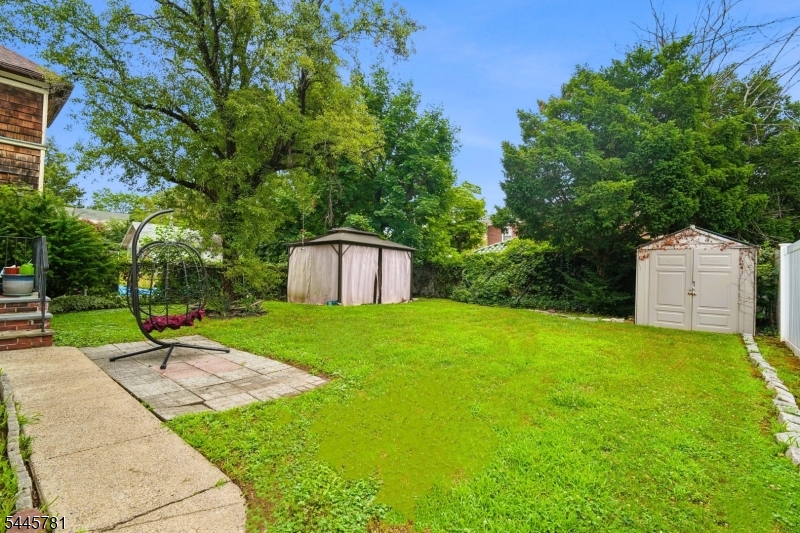 585 Ridge Street Newark, NJ 07104 - Photo 25 of 34
