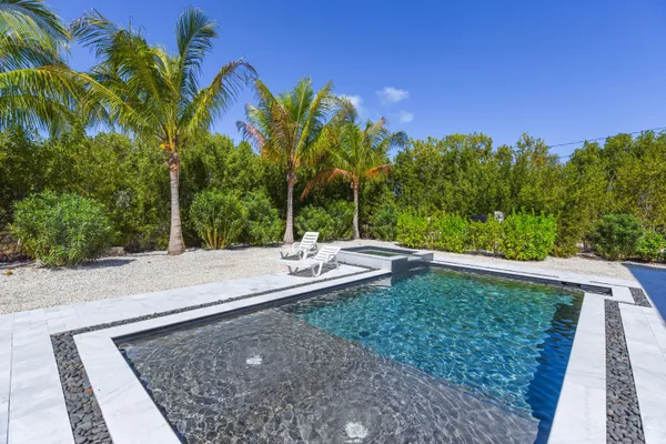 $1,840,000 | 30985 Watson Boulevard, Big Pine Key, FL 33043
