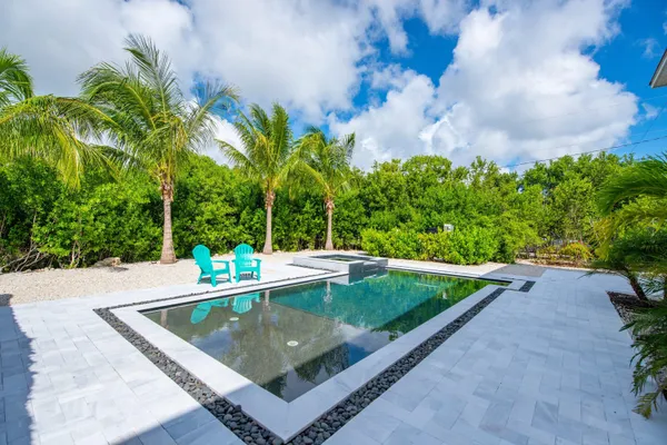 $1,840,000 | 30985 Watson Boulevard, Big Pine Key, FL 33043